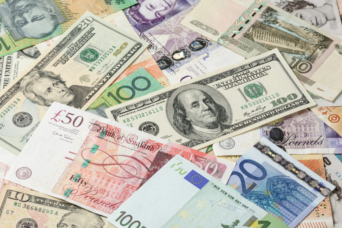 Co wpływa na kursy walut?