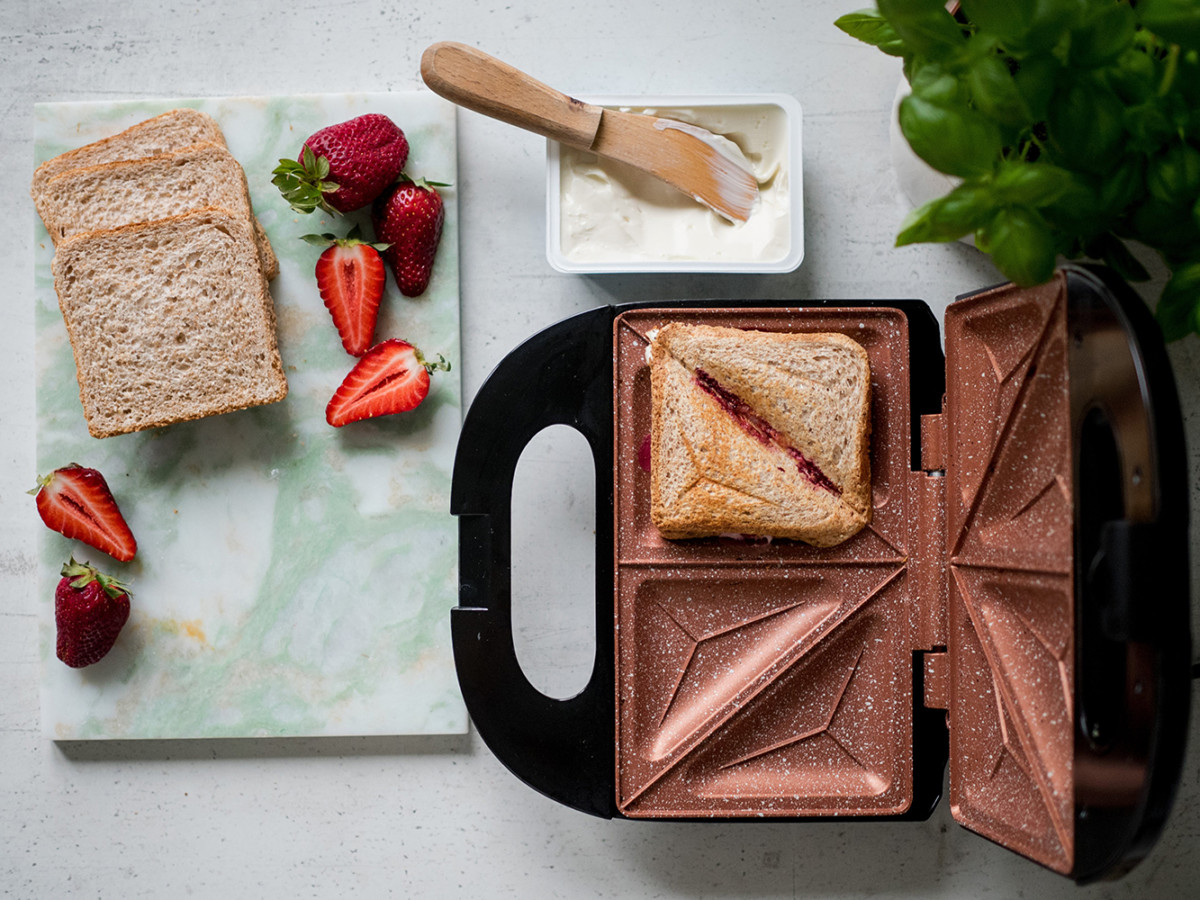 Opiekacz do kanapek – dzięki niemu przygotujesz szybkie i pożywne śniadanie